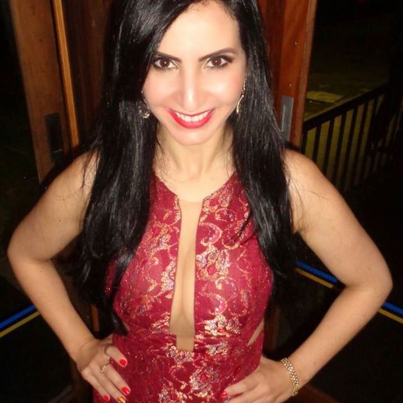 Meet your Posher, Caroline - Picture 1 of 1